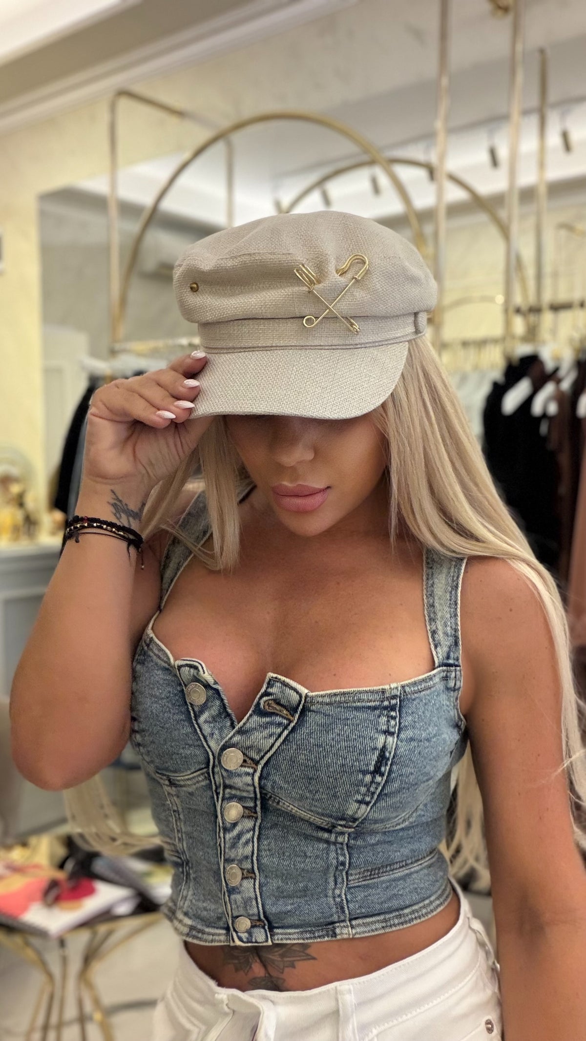 Шапка Beige Icon
